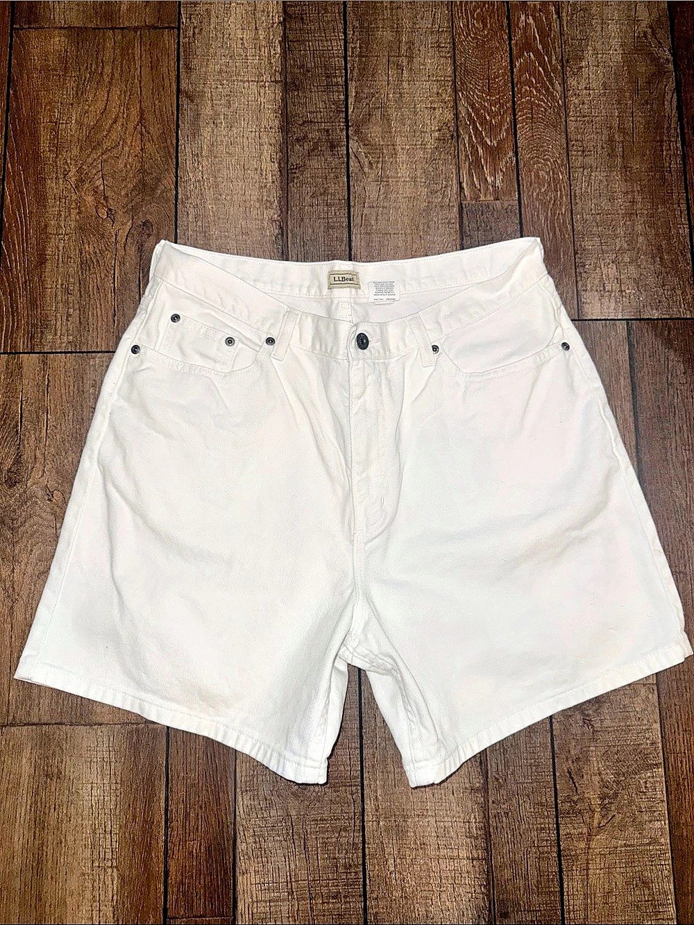 L.L.Bean Cotton Bermuda Shorts in White Size 16